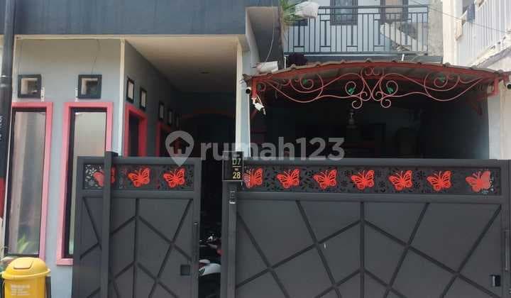 Hunian2½ Lantai di Permata Depok Regency