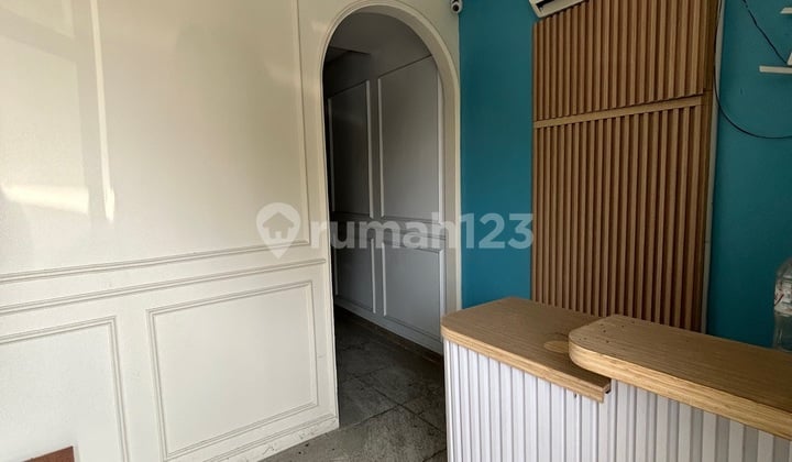 Winged Shop House in Geger Kalong Suitable for a Clinic