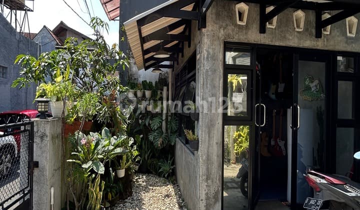 Rumah Gaya Industrial Bagus di Jalan Gempol, Sayap Dago
