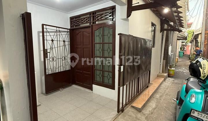 Rumah Siap Huni Di Jatinegara , Jakarta Timur , SHM