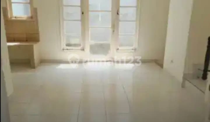 Rumah 2 Lantai 3 Kamar Tidur Siap Huni di Legenda Wisata Cibubur