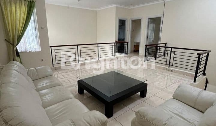 Rumah 2 Lantai, 4 Kamar Tidur Semi Furnished di Cluster Salzburg, Kota Wisata Cibubur