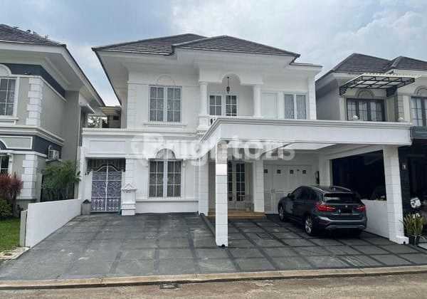 Strategic Location Within the Kota Wisata Cluster, Large 2-Story House Plus Swimming Pool, Cibubur, Gunung Putri, Bogor