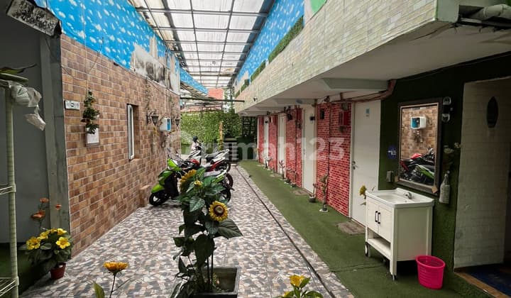 Selling Boarding House with 100 Rooms in Kramat Lontar, Central Jakarta.