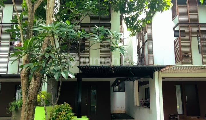 Disewakan Rumah. Rapi Cluster Whelford Bsd Tangerang