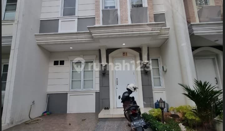 Dijual Cepat Rumah Semi Furnished Cluster Azura Vanya Park Bsd Tangerang