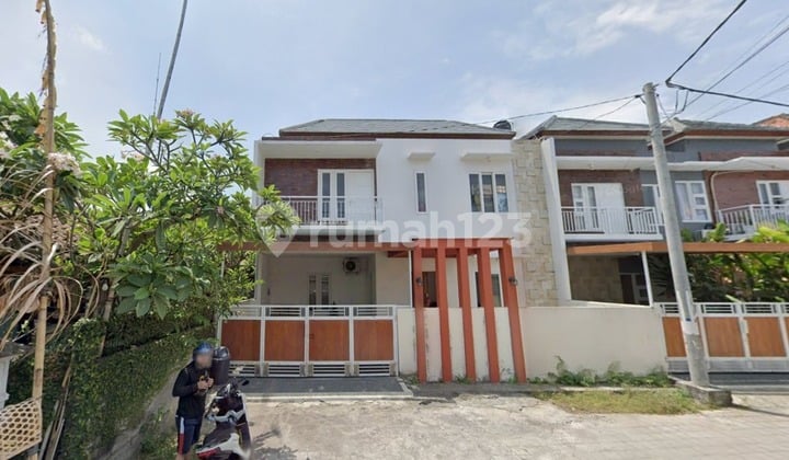 100 m² Freehold Title House in Sesetan, Denpasar