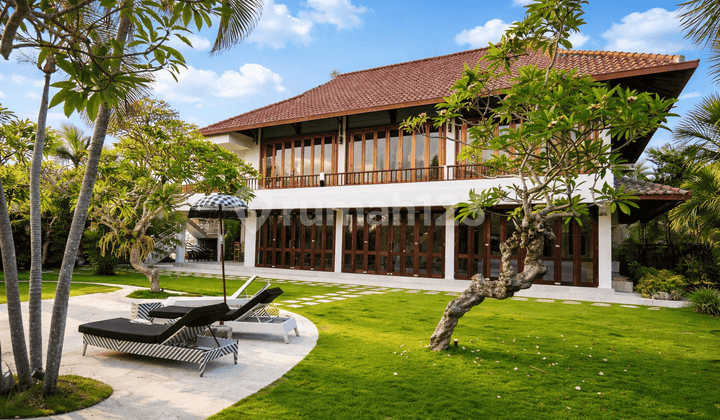 Properti Langka di Jalan Utama Bumbak Umalas! Villa Luas 11,8 Are dengan Taman & Kolam Besar, Cocok Hunian & Investasi atau Villa Rental.