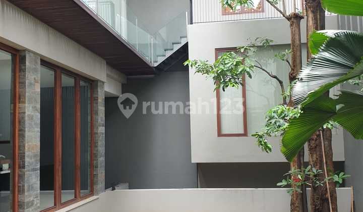 Selling house in Puri Kembangan