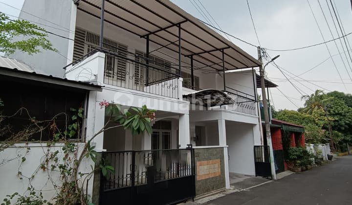 Hot Sale Ready to Live In Home One Gate System in Jurang Mangu Bintaro