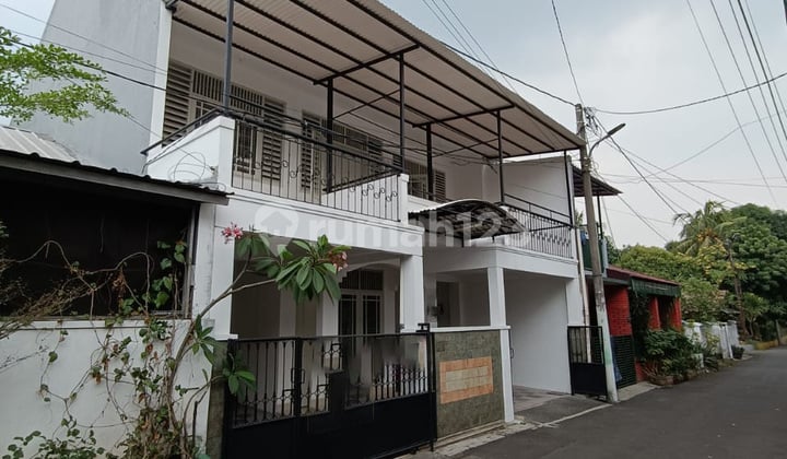 Hot Sale Ready to Live In Home One Gate System in Jurang Mangu Bintaro
