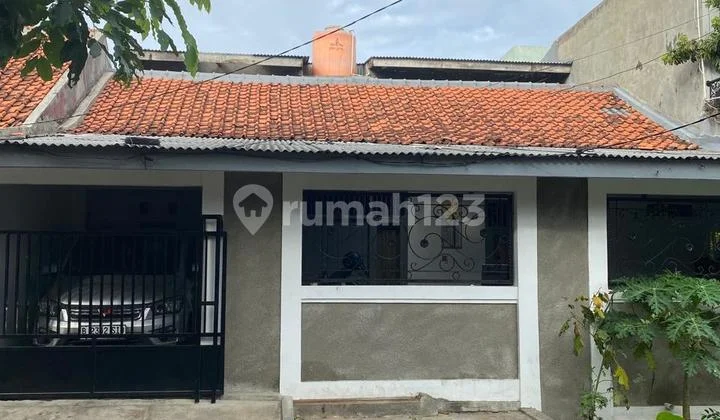 Ready-to-Live-in House with Comfortable and Scenic Living in Pondok Aren, South Tangerang Ready-to-Live-in House with Comfortable and Scenic Living in Pondok Aren, South Tangerang