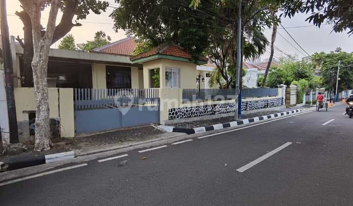 Bonus Land with Affordable House in Menteng, Central Jakarta