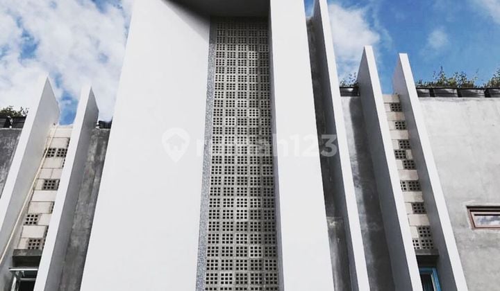 Jual Kost Terenovasi 3 Lantai di Tegal Rotan Dekat Bintaro