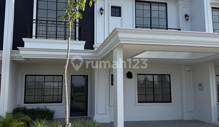 Disewakan Rumah Mewah Villa Pasir Putih Pik 2 Uk 10X20, 2 Lantai
