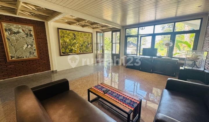 Guest House Aesthetic Furnished + Pool di Dago Bandung