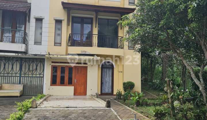 Villa Nyaman & Terawat di Villa Istana Bunga, Lembang