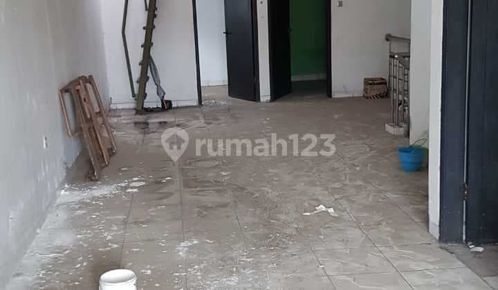 Strategic 2.5-Story Shop House on Main Road Kopo Elok, Bandung