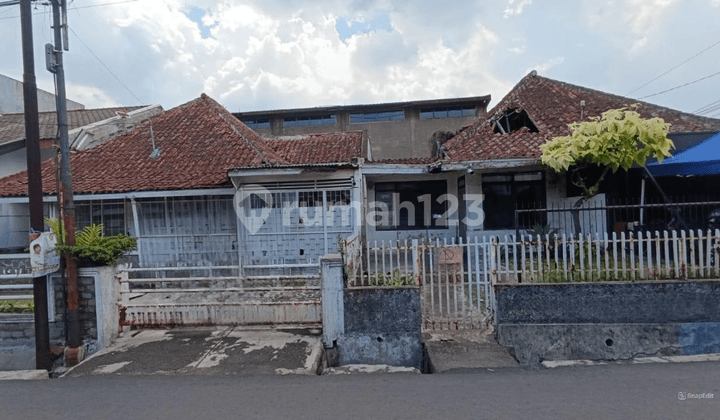 Rumah Hitung Tanah di Tengah Kota Sayap Pajajaran