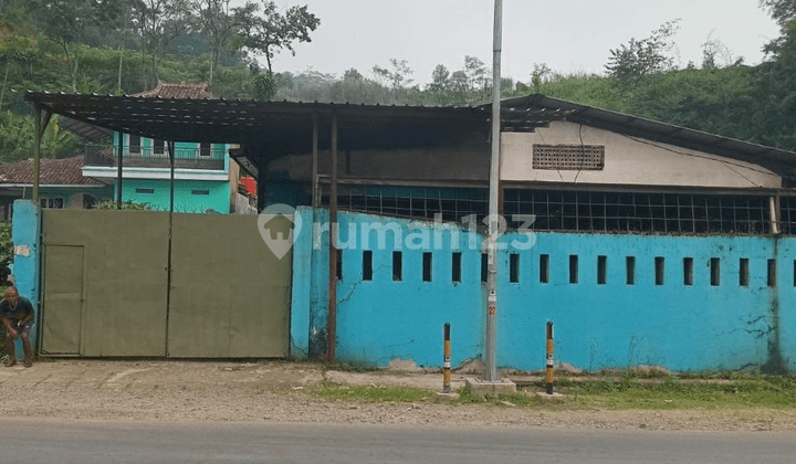 Disewa Tanah + Bangunan di Mainroad Padalarang