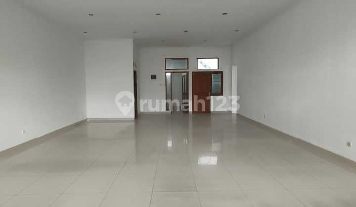 2 Ruko Baru, Rendeng di Jalan Raya Moh.toha