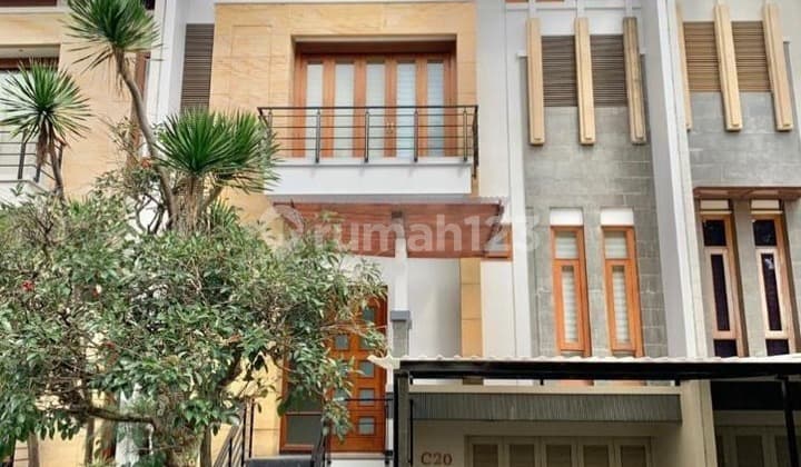 Town House Asri Siap Huni di Sayap Ciumbuleuit Bandung