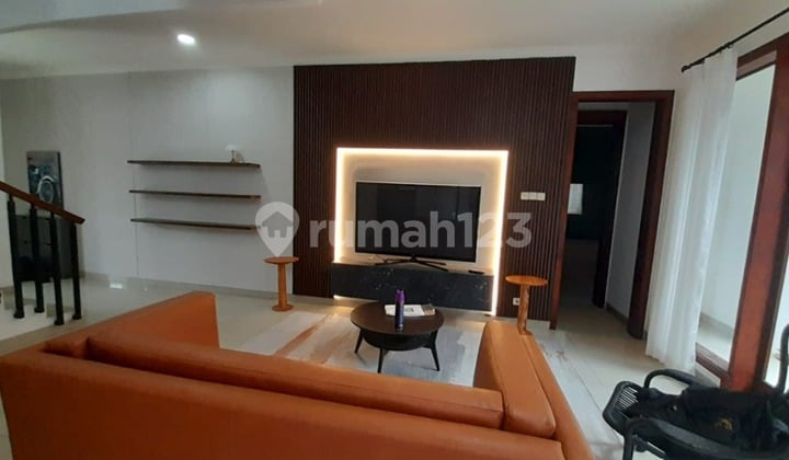 Rumah Bagus Full Furnished di Setra Duta Bandung