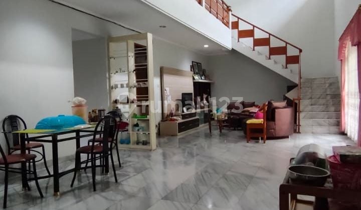 Rumah Asri 2 Lantai di Komplek Surya Setra Bandung