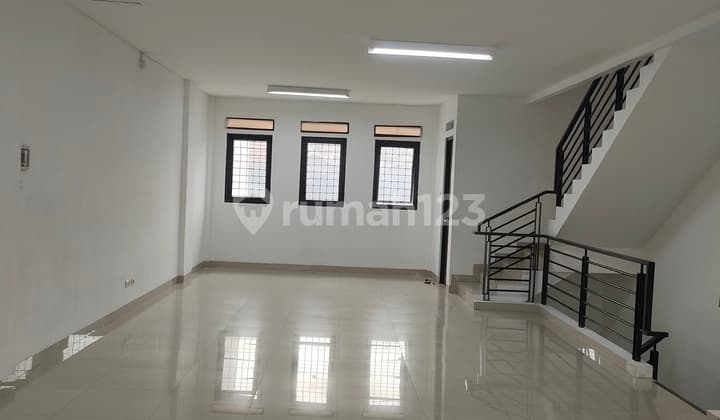Well-Maintained 3-Story Commercial Building (Ruko) on Batununggal Raya
