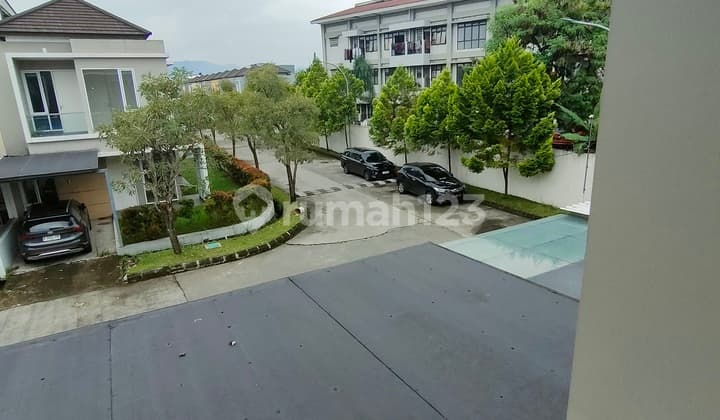 Rumah Chrreyfield Dlm Komplek Baru Renovasi