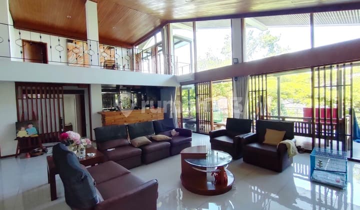 Wow turun hrg....rumah cantik nyaman 2 lantai di budisari
