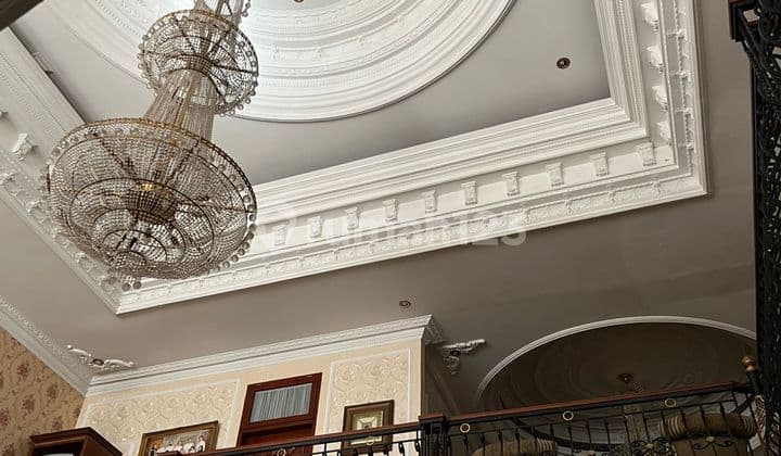 Well-Maintained Luxury House in the Elite Batununggal Cluster