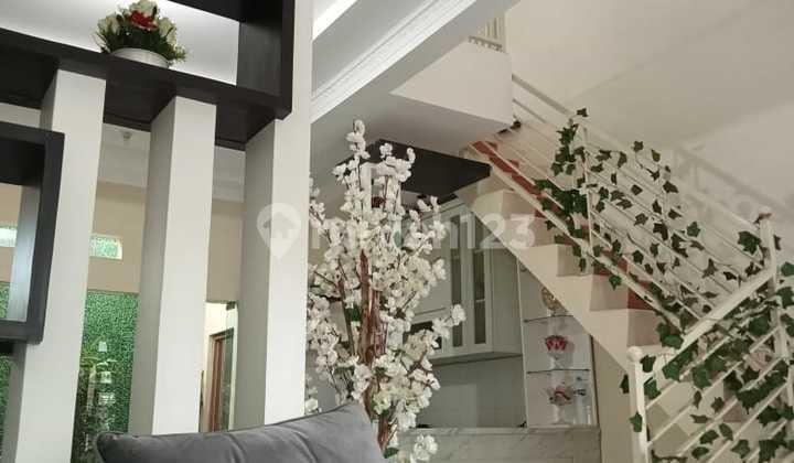 Rumah Cantik Dlm Komplek Daerah Logam Margacinta