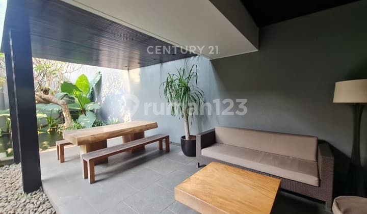 Rumah Lux Siap Huni di Komplek Setraduta