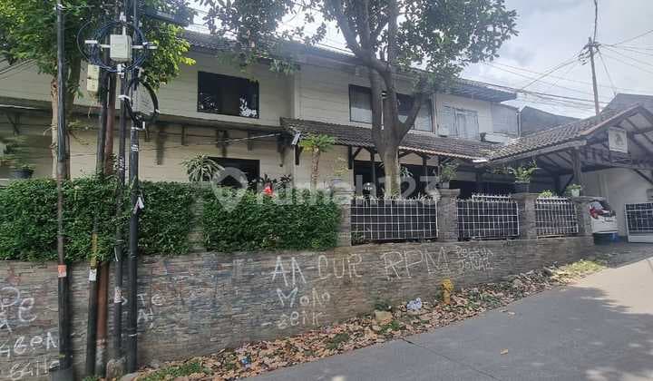 Rumah Lux Semi Furnished di Bandung Utara, Cipedes