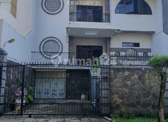 Asri Fully Furnished House in Setraduta Bandung