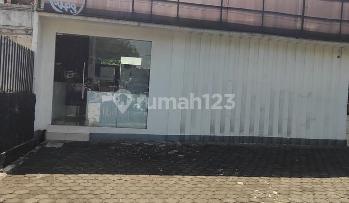 Ruang Usaha Mainroad Riau Bandung