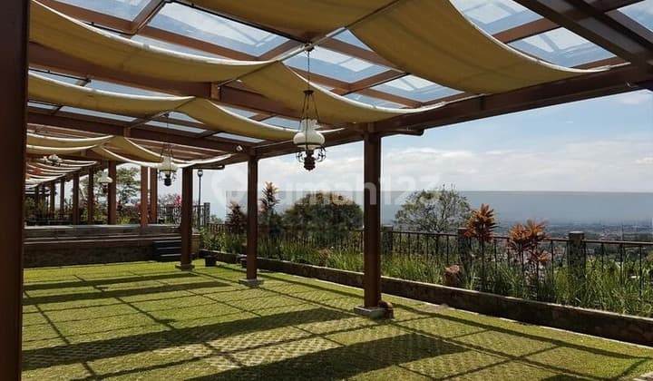 Hotel Nuansa Tradisional Nusantara Di Resor Dago Pakar Bandung