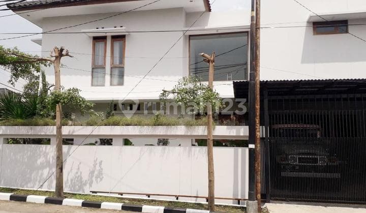 Rumah Lux Baru Semi Furnished di Sukaluyu Bandung Kota