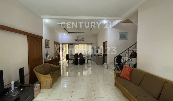 Rumah Terawat 2 Lantai Cluster Batununggal