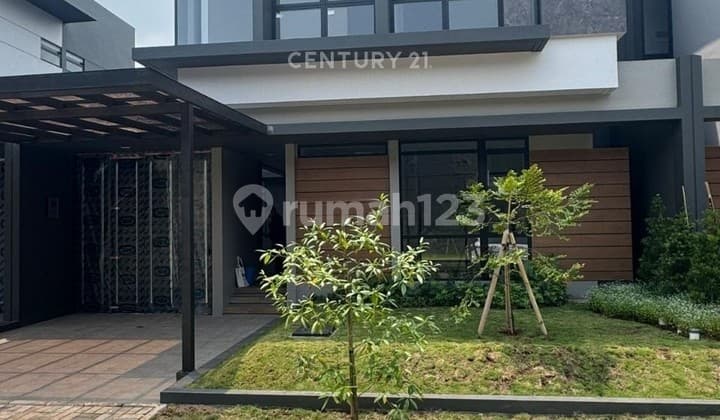 Luxury House in Tatar Nilapadmi, New Parahyangan City