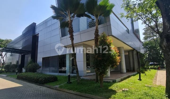 Showroom Ruang Usaha Siap Pakai di Kota Baru Parahyangan Bandung