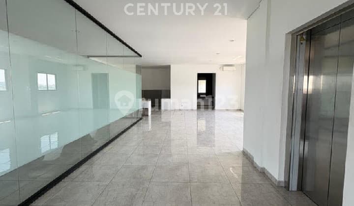 Ruang Usaha Ada Lift Hadap Selatan Di Jalan BKR Bandung