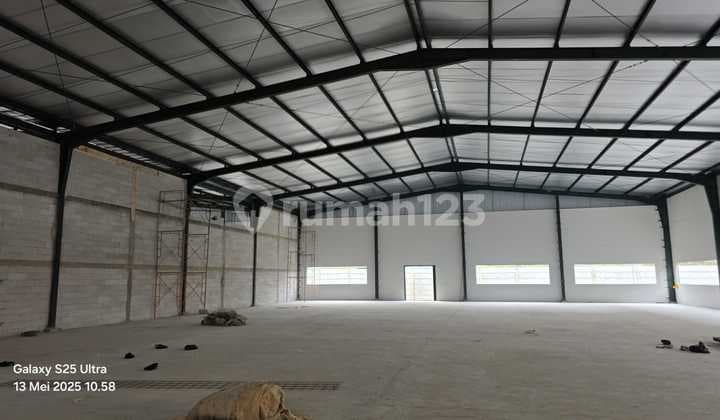 Gudang Luas Kawasan Industri Kantor Pabrik di Rancaekek Bandung