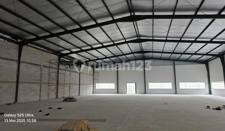 Gudang Luas Kawasan Industri Kantor Pabrik di Rancaekek Bandung