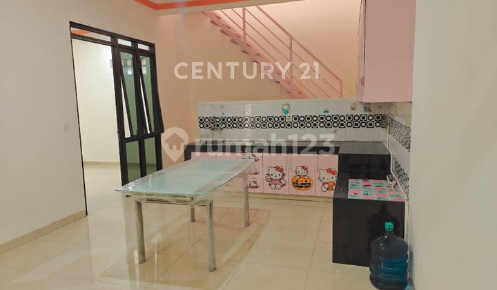 Newly Renovated House Inside Batununggal Cluster
