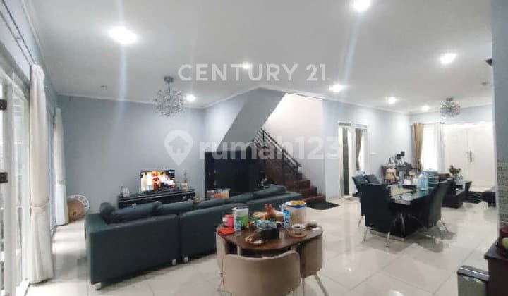 Rumah Siap Huni Ada Taman 2 Lantai di Batununggal Bandung