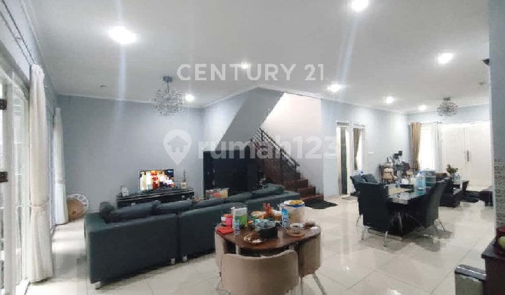 Rumah Siap Huni Ada Taman 2 Lantai di Batununggal Bandung