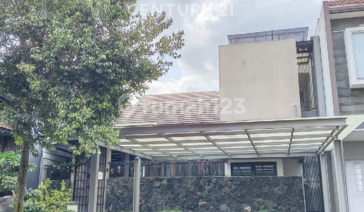 Gaya Jepang Kotabaru Parahyangan Bandung Akses Tol Mall Lengkap