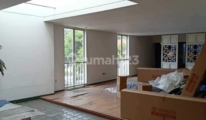 Gedung Ruang Usaha Strategis Raya Wastukencana Bandung Kota